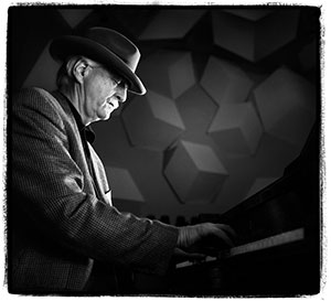 Butch Thompson, piano